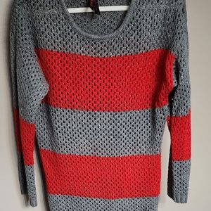 YOKI  Red and Gray Knit Sweater size 1XL